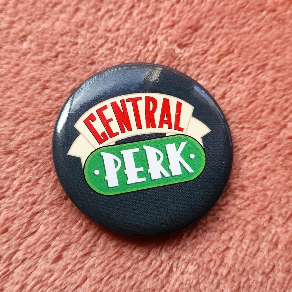 CENTRAL PERK "Friends" pin